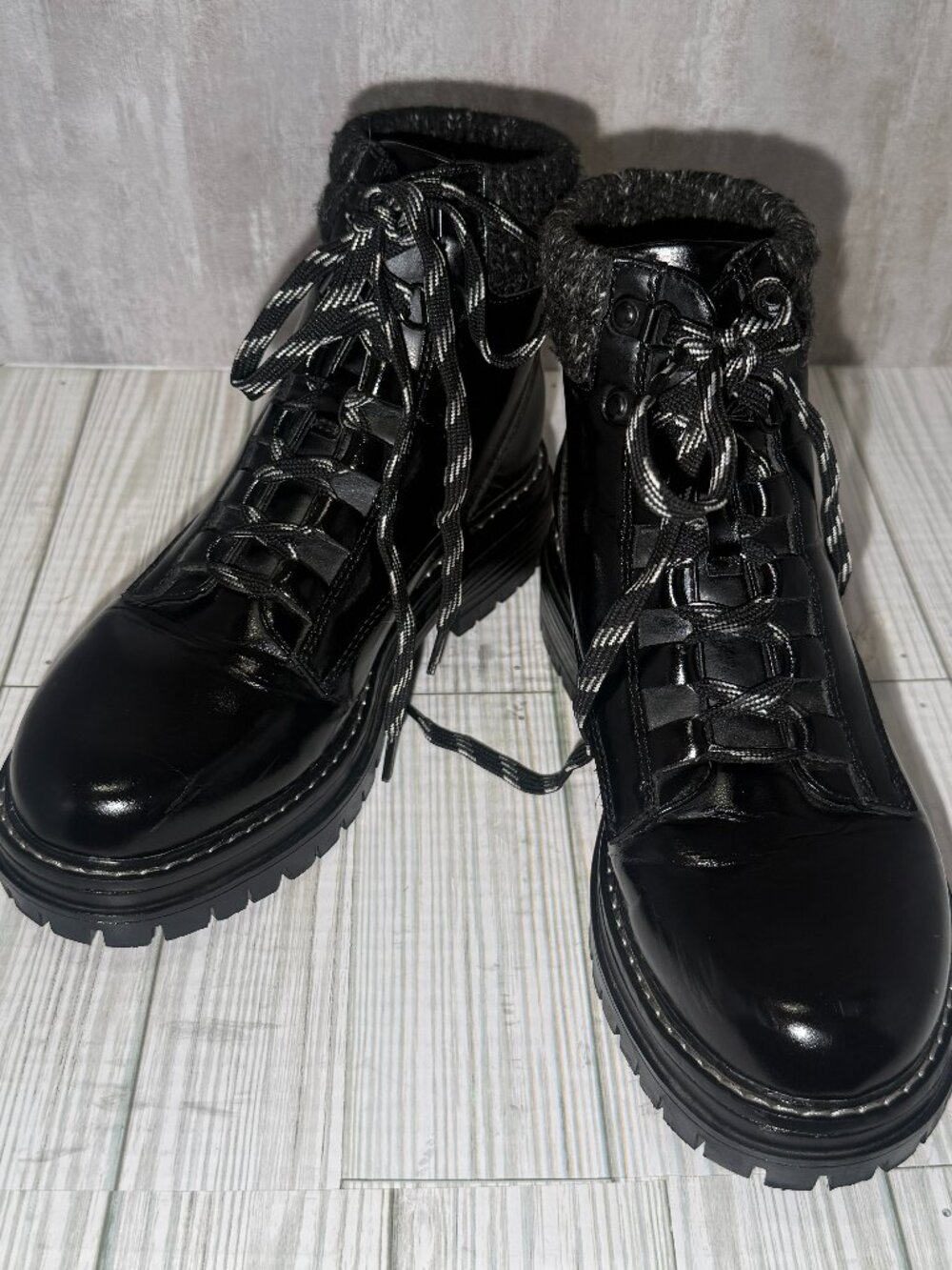 🥾 Time and Tru Women's Black Lace-Up Combat Boots – Size 6.5 Wide